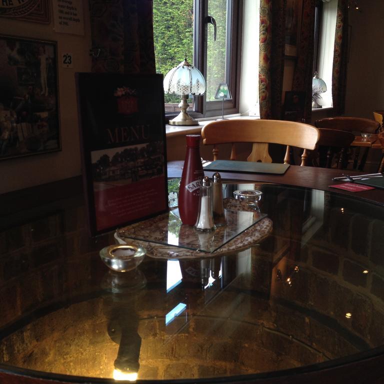 The Kings Head Inn グロスター エクステリア 写真